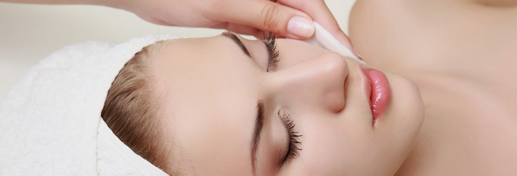 รักษาสิว กดสิว ทองหล่อ